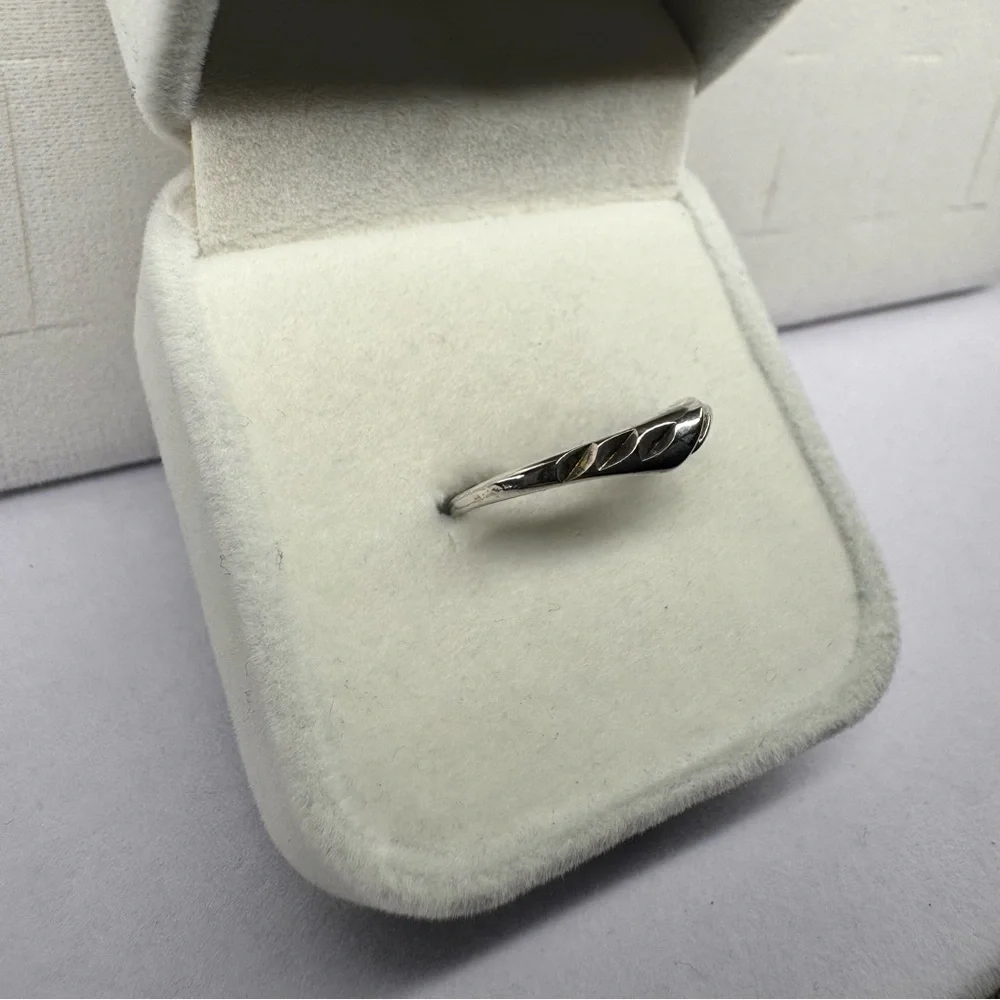 925 Sterling Silver Ring Thin Band Size 5.75